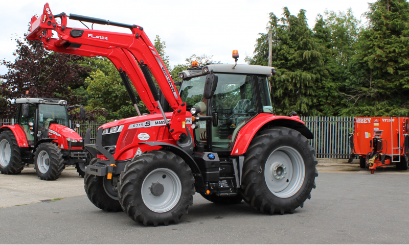 Massey Ferguson 6715S