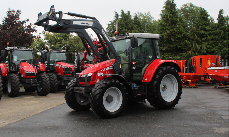 Massey Ferguson 5713