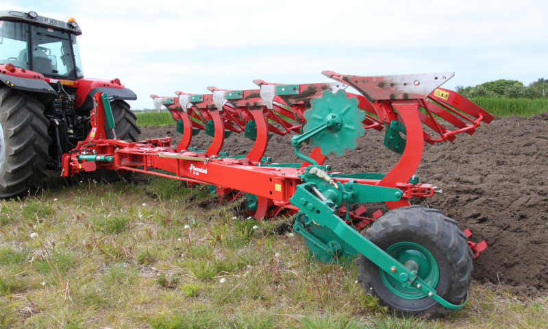 Kverneland ED Mounted Reversible Plough