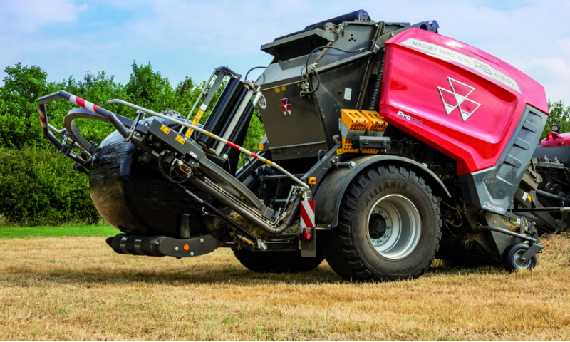 Massey Ferguson RB4160V Protec Variable Chamber Baler